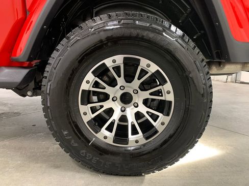 Used 2022 Jeep Gladiator Overland image 20