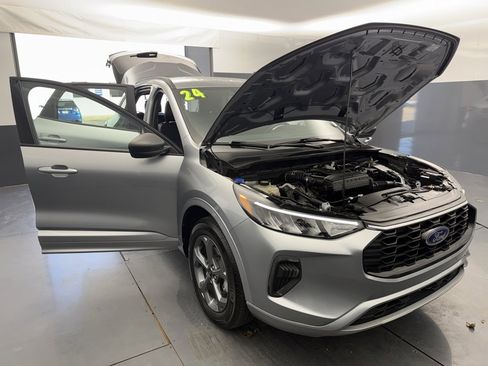 Used 2024 Ford Escape ST-Line image 14