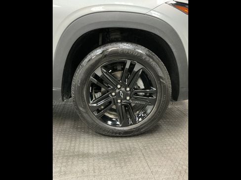 Used 2025 Chevrolet Trax ACTIV FWD image 35