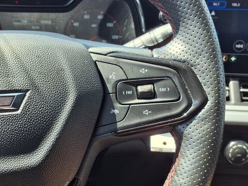 Used 2024 Chevrolet Trax RS FWD image 13