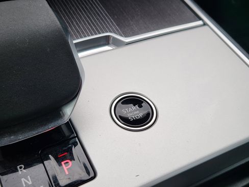 Certified 2025 Land Rover Range Rover Long Wheelbase Autobiography image 22