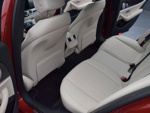 Used 2020 Mercedes-Benz E 350 Sedan image 13