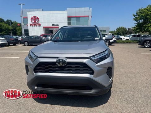 Used 2025 Toyota RAV4 XLE AWD/4WD image 1