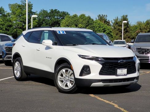 Used 2022 Chevrolet Blazer LT FWD image 2