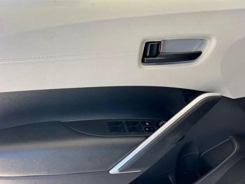 Certified 2022 Toyota Corolla Cross LE w/ Moonroof Package AWD/4WD image 12