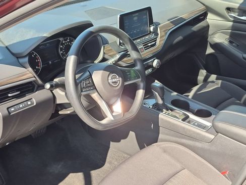 Used 2025 Nissan Altima 2.5 SV AWD/4WD image 15