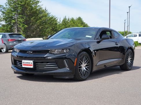 Used 2017 Chevrolet Camaro LT RWD image 7