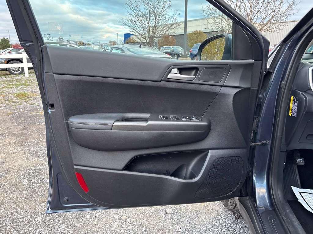 Used 2018 Kia Sportage LX AWD/4WD image 15
