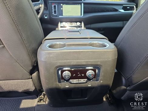 Used 2022 GMC Yukon Denali RWD image 26