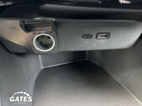 Used 2024 Chevrolet Trax LT w/ Driver Confidence Package FWD image 21
