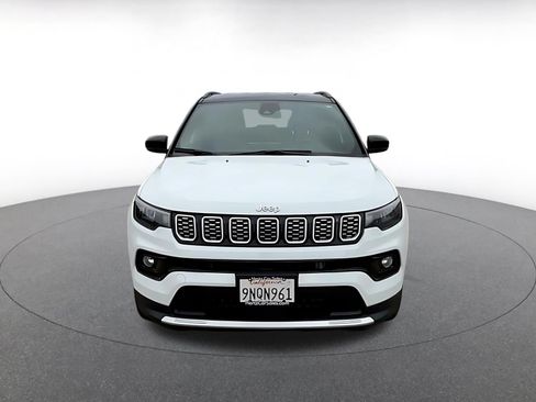 Used 2025 Jeep Compass Limited AWD/4WD image 4