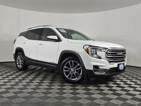 Used 2024 GMC Terrain SLT image 1