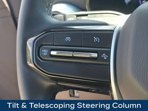 Used 2024 Chevrolet Colorado LT w/ LT Convenience Package AWD/4WD image 7