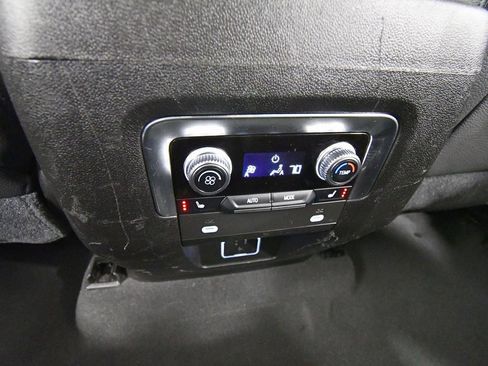 Used 2021 GMC Yukon XL Denali image 17