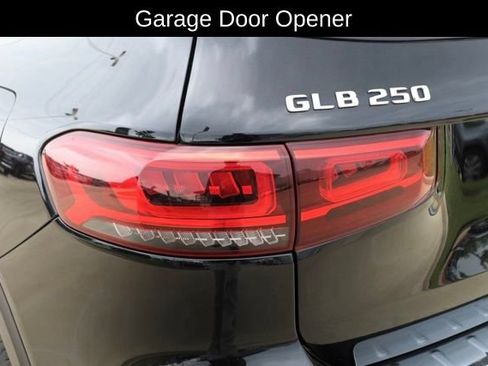 Used 2020 Mercedes-Benz GLB 250 image 11