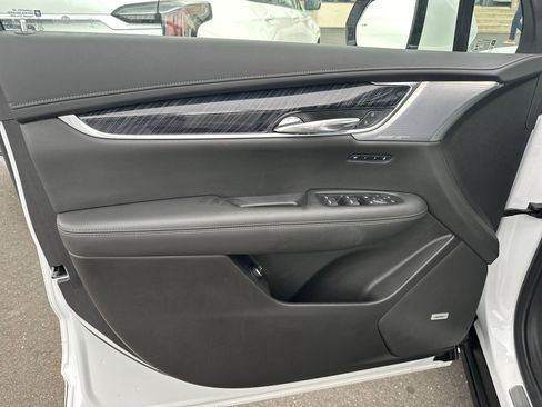 Certified 2023 Cadillac XT6 Premium Luxury AWD/4WD image 11