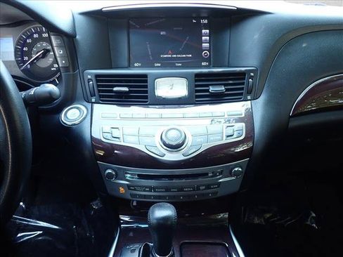 Used 2019 INFINITI Q70 L 3.7 AWD/4WD image 16