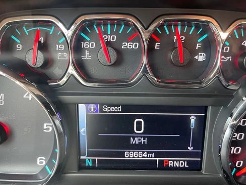 Used 2018 Chevrolet Silverado 1500 LT AWD/4WD image 26