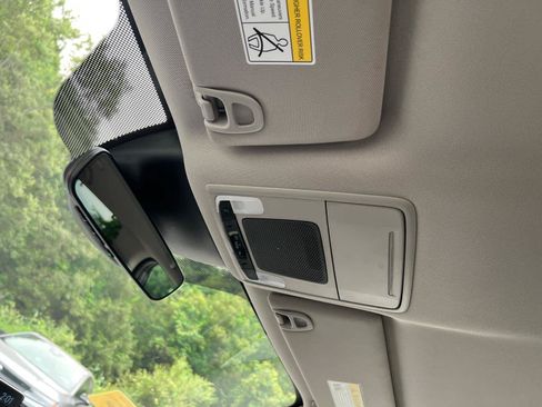 Used 2025 Honda Pilot EX-L image 25