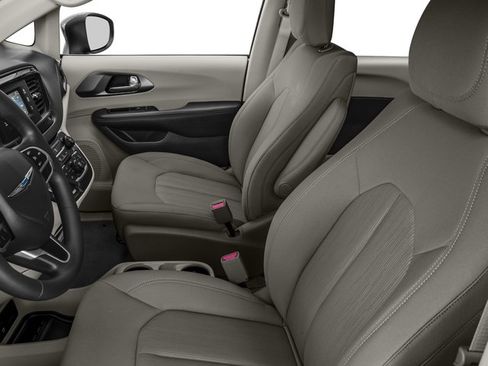 Certified 2017 Chrysler Pacifica LX FWD image 9