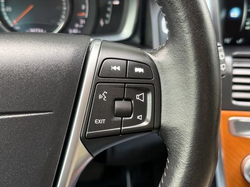Used 2017 Volvo XC60 T5 Inscription w/ Preferred Option Package FWD image 34