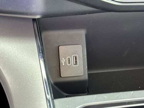 New 2025 Ford F150 Lightning Flash AWD/4WD image 30