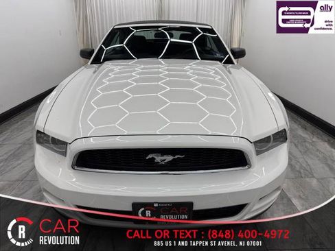 Used 2013 Ford Mustang Convertible image 2