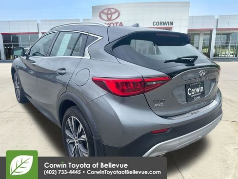 Used 2017 INFINITI QX30 Premium w/ Navigation Package AWD/4WD image 3