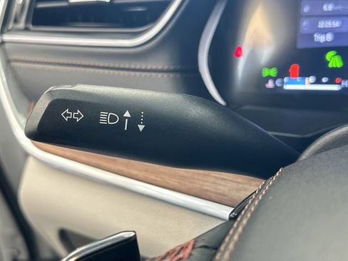 Used 2023 Jeep Grand Cherokee L Summit w/ Advanced Protech Group IV AWD/4WD image 39