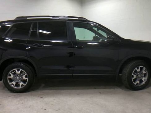 Used 2023 Honda Passport TrailSport image 4