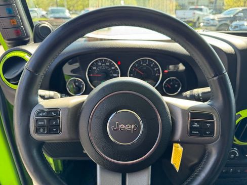 Used 2013 Jeep Wrangler Unlimited Sahara image 22