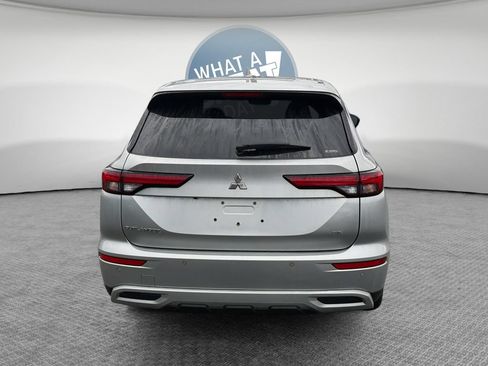 Used 2024 Mitsubishi Outlander SE AWD/4WD image 5