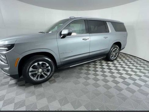 New 2026 Chevrolet Suburban LT w/ Comfort Package image 7