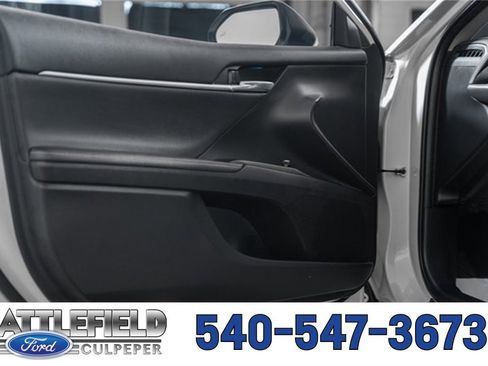 Used 2024 Toyota Camry XSE w/ Navigation Package image 43