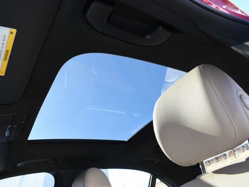 Used 2018 Mercedes-Benz C 300 4MATIC Sedan image 19