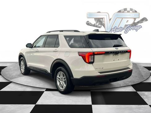 Used 2026 Ford Explorer Active AWD/4WD image 8