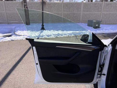 Used 2023 Tesla Model Y 2WD image 14