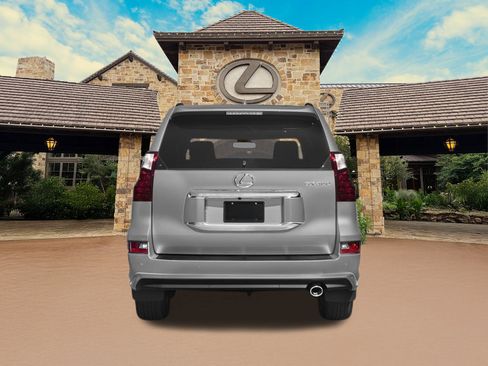 Used 2017 Lexus GX 460 Premium image 5