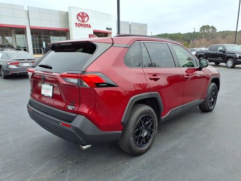 Used 2020 Toyota RAV4 LE image 3