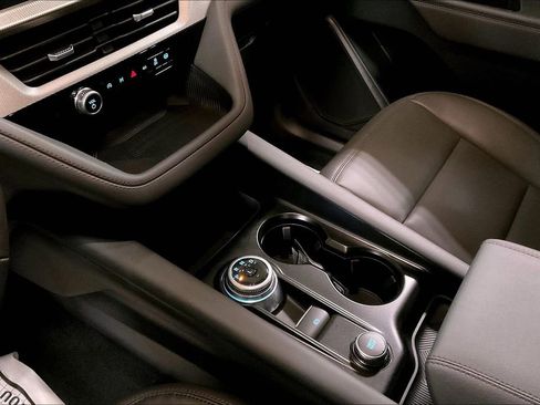 New 2026 Ford Explorer Active w/ Active Comfort Package AWD/4WD image 8