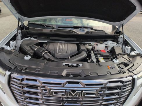 New 2026 GMC Acadia Denali Ultimate AWD/4WD image 17