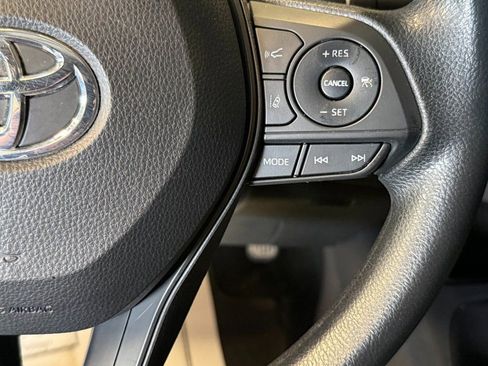 Used 2022 Toyota Corolla LE image 12