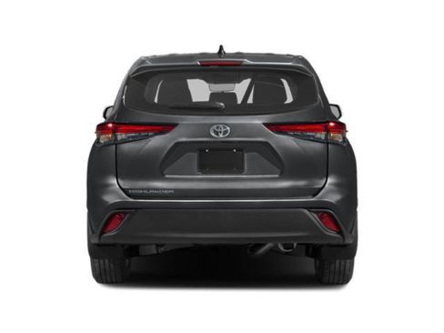 Certified 2024 Toyota Highlander LE AWD/4WD image 5