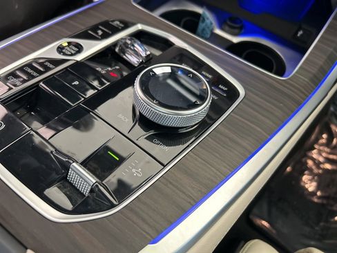 Used 2024 BMW X7 xDrive40i w/ Executive Package image 61