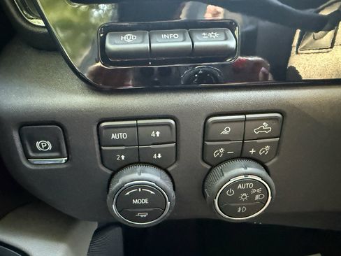 New 2026 Chevrolet Silverado 1500 ZR2 w/ Dark Appearance Package image 18