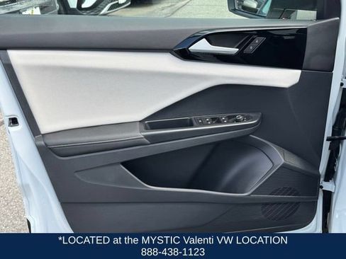 Certified 2025 Volkswagen Taos S AWD/4WD image 39