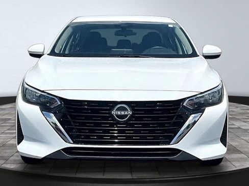 Used 2024 Nissan Sentra SV FWD image 2