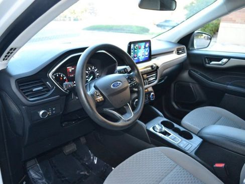 Used 2021 Ford Escape SE image 18