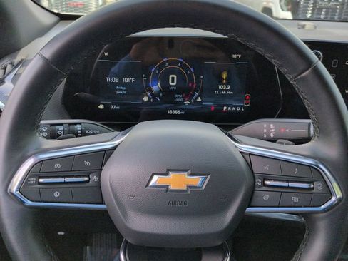 Used 2026 Chevrolet Equinox LT FWD image 33