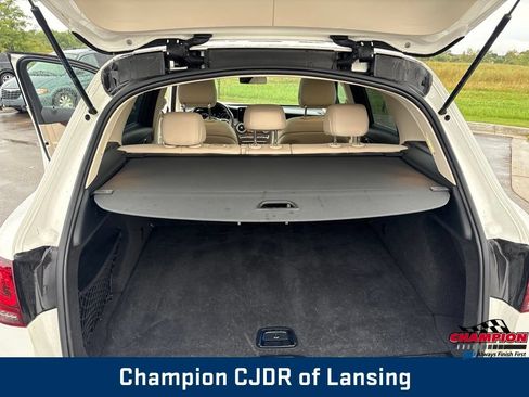 Used 2022 Mercedes-Benz GLC 300 4MATIC image 17